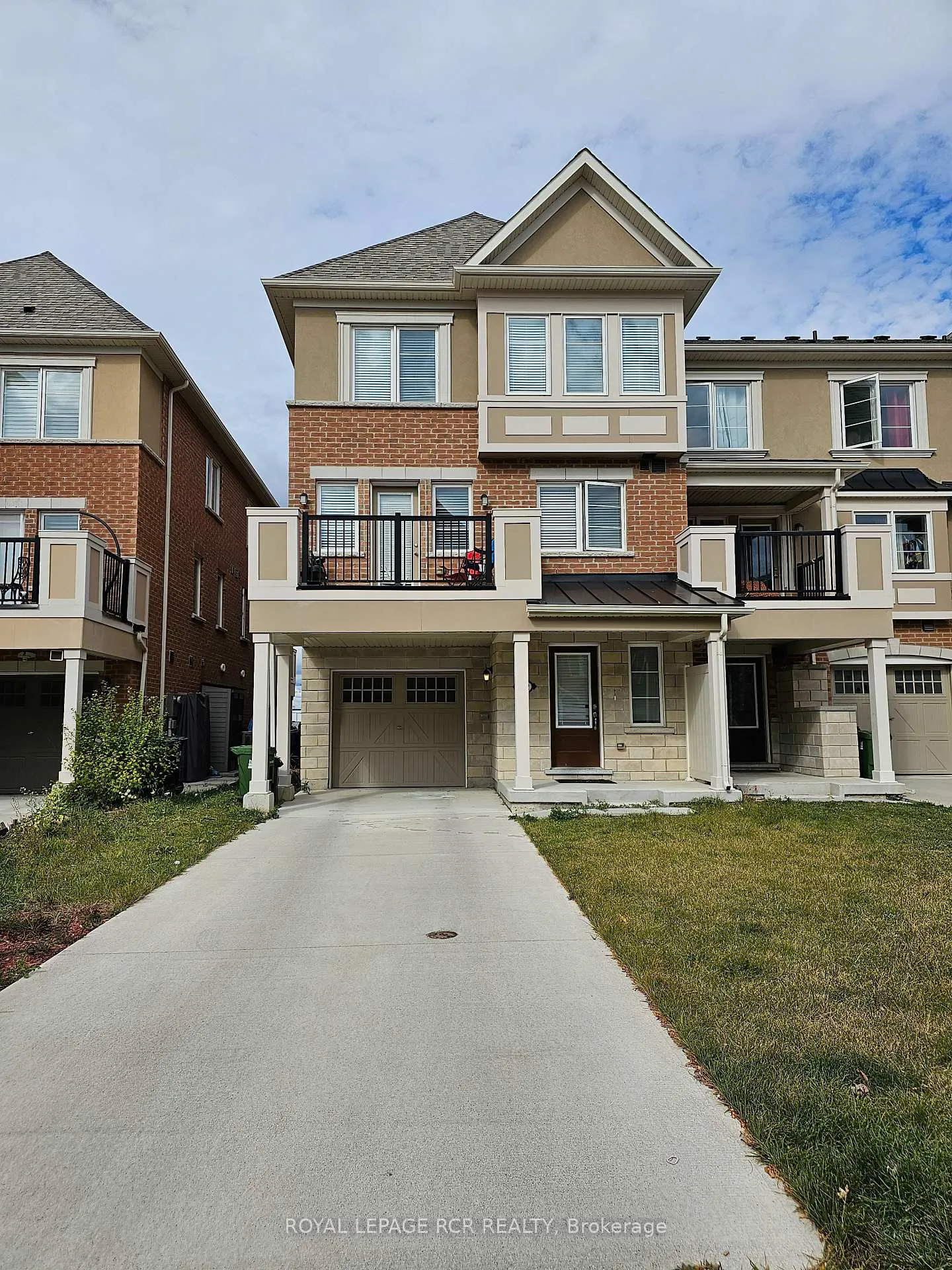 Photo 1 of 22 Fusilier Drive, Scarborough, Clairlea-Birchmount — HOMEH