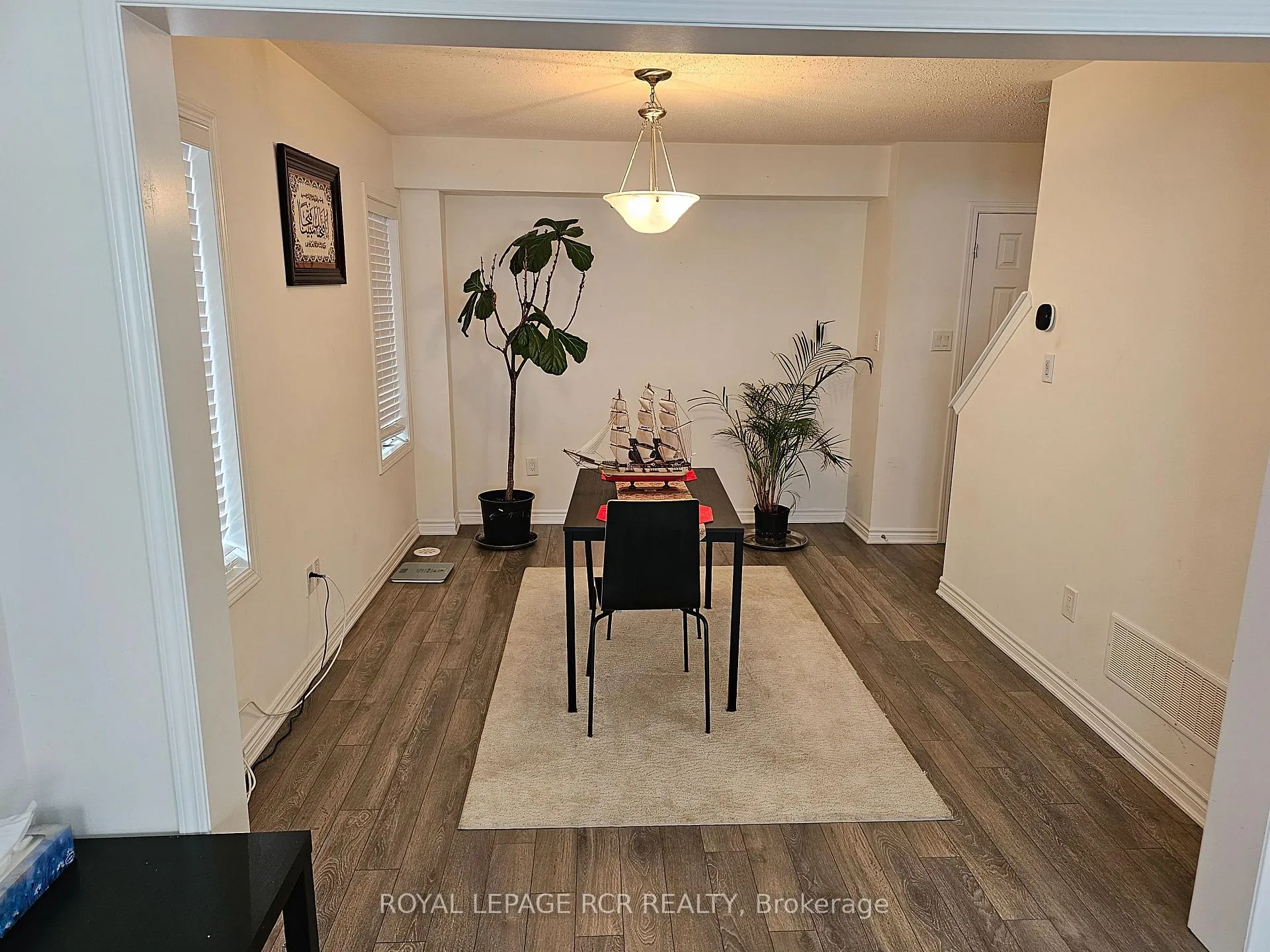 Photo 6 of 22 Fusilier Drive, Scarborough, Clairlea-Birchmount — HOMEH