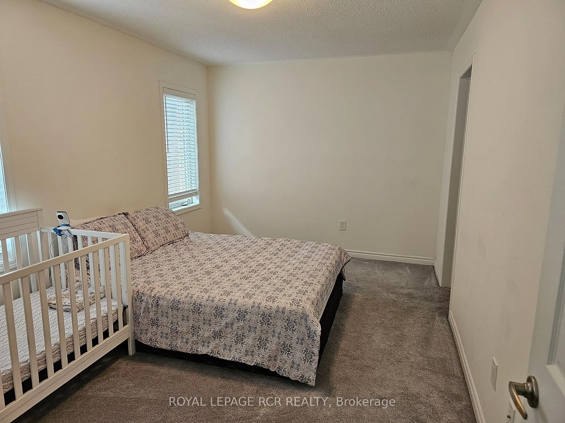 Photo 8 of 22 Fusilier Drive, Scarborough, Clairlea-Birchmount — HOMEH