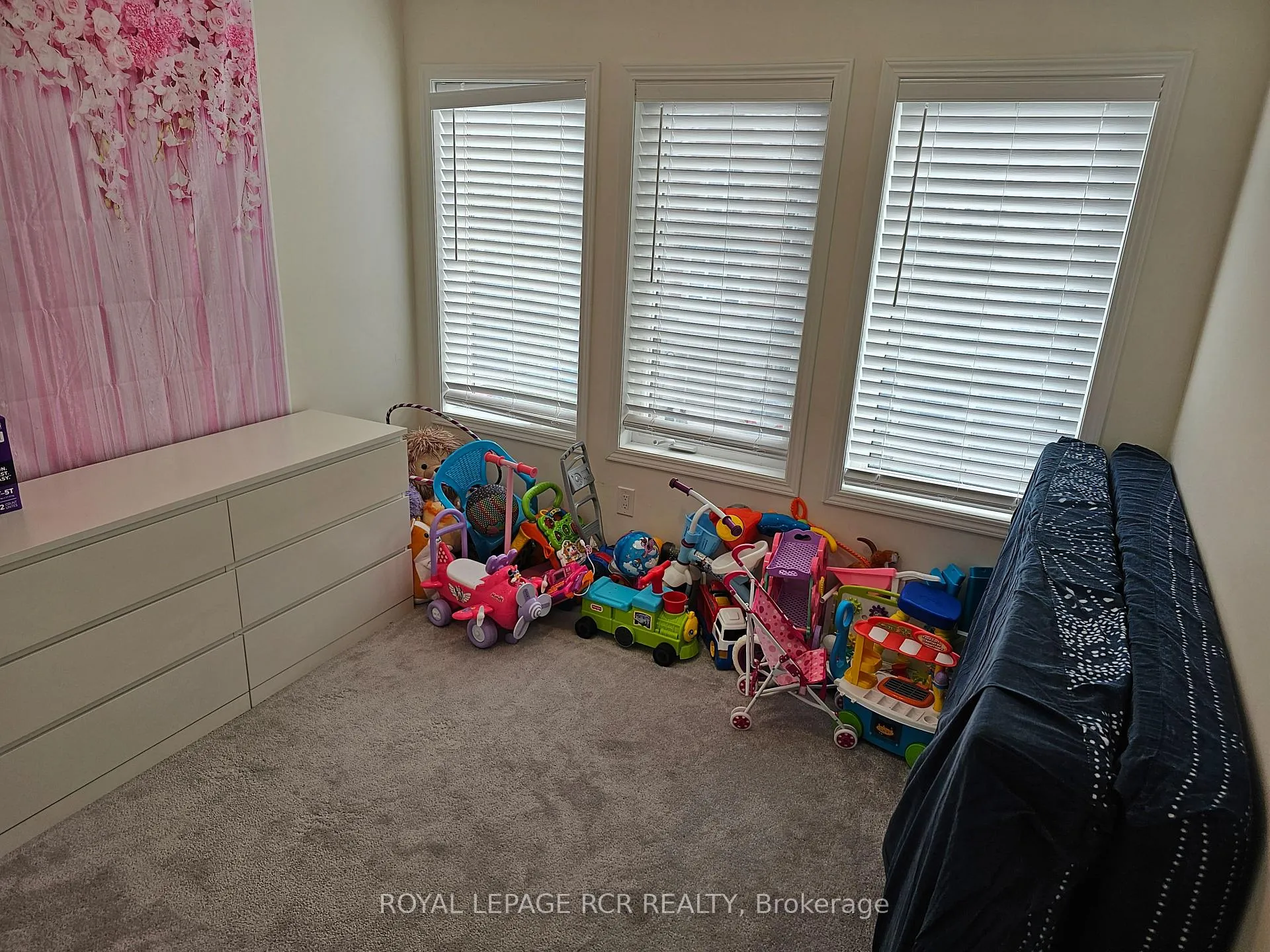 Photo 9 of 22 Fusilier Drive, Scarborough, Clairlea-Birchmount — HOMEH