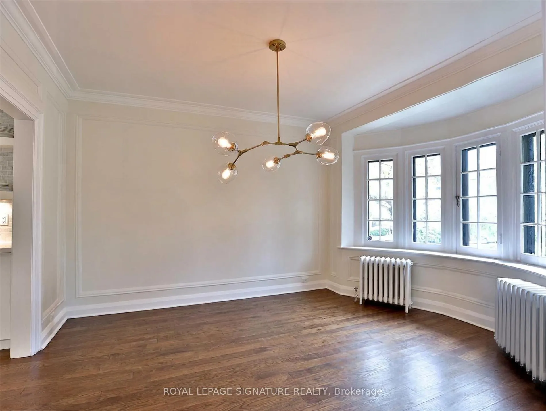 Photo 4 of 195 Pinewood Avenue, Toronto, Humewood-Cedarvale — HOMEH