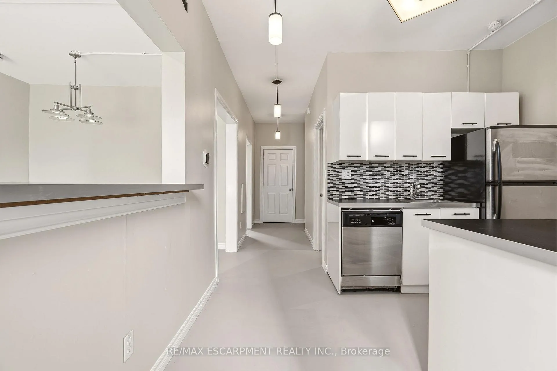 Photo 5 of 192 Catharine Street, Hamilton, Corktown — HOMEH