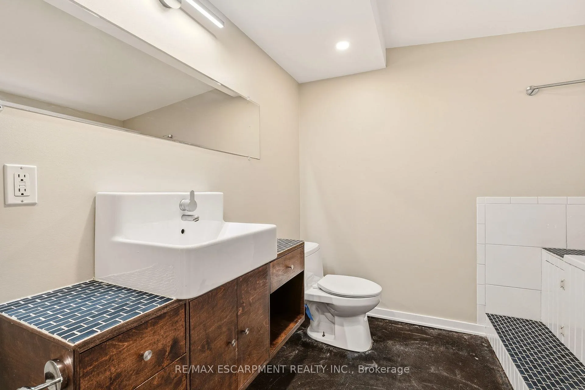 Photo 31 of 192 Catharine Street, Hamilton, Corktown — HOMEH
