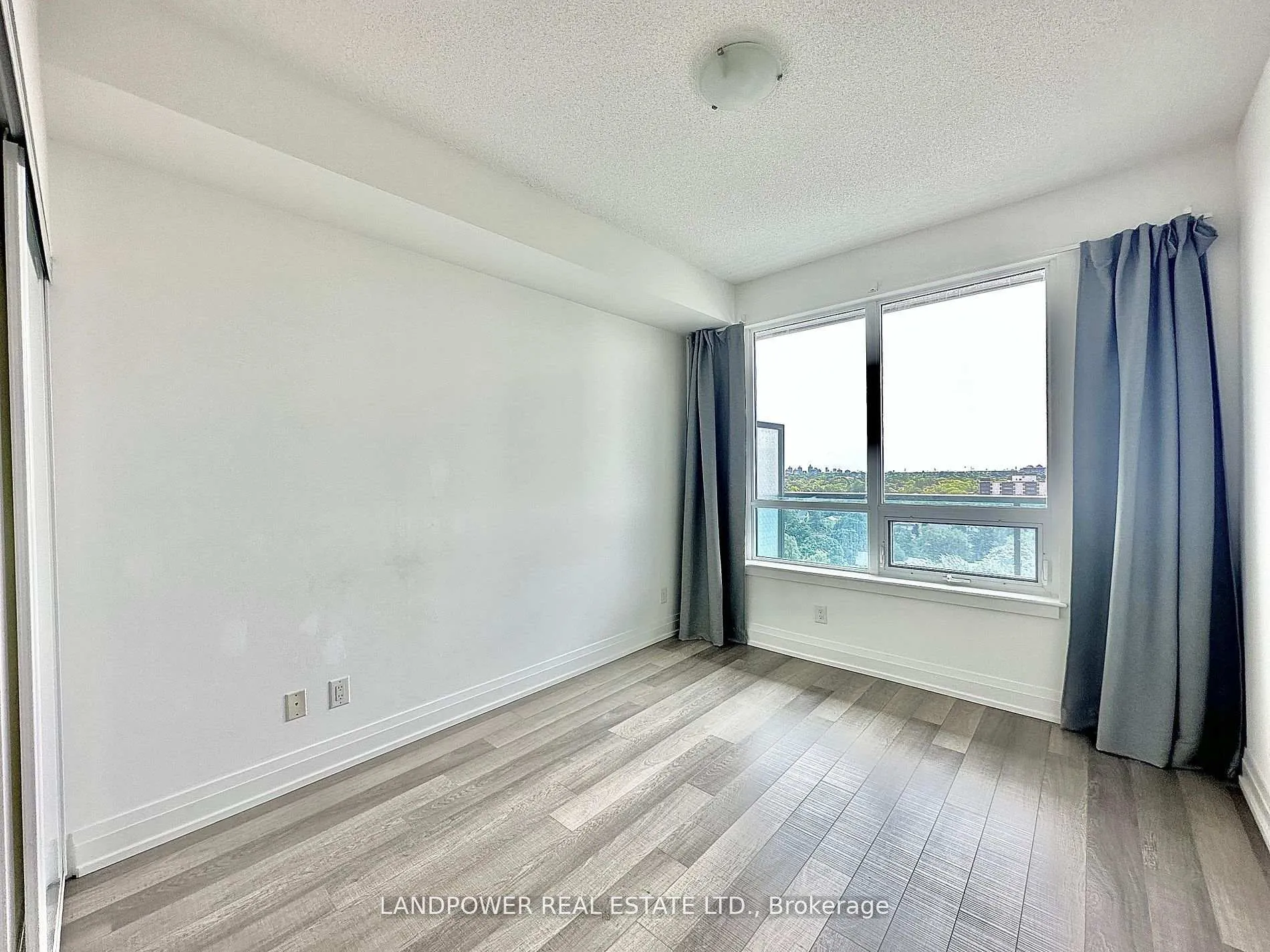 Photo 4 of Unit 1109, 7167 Yonge Street, Markham, Grandview — HOMEH
