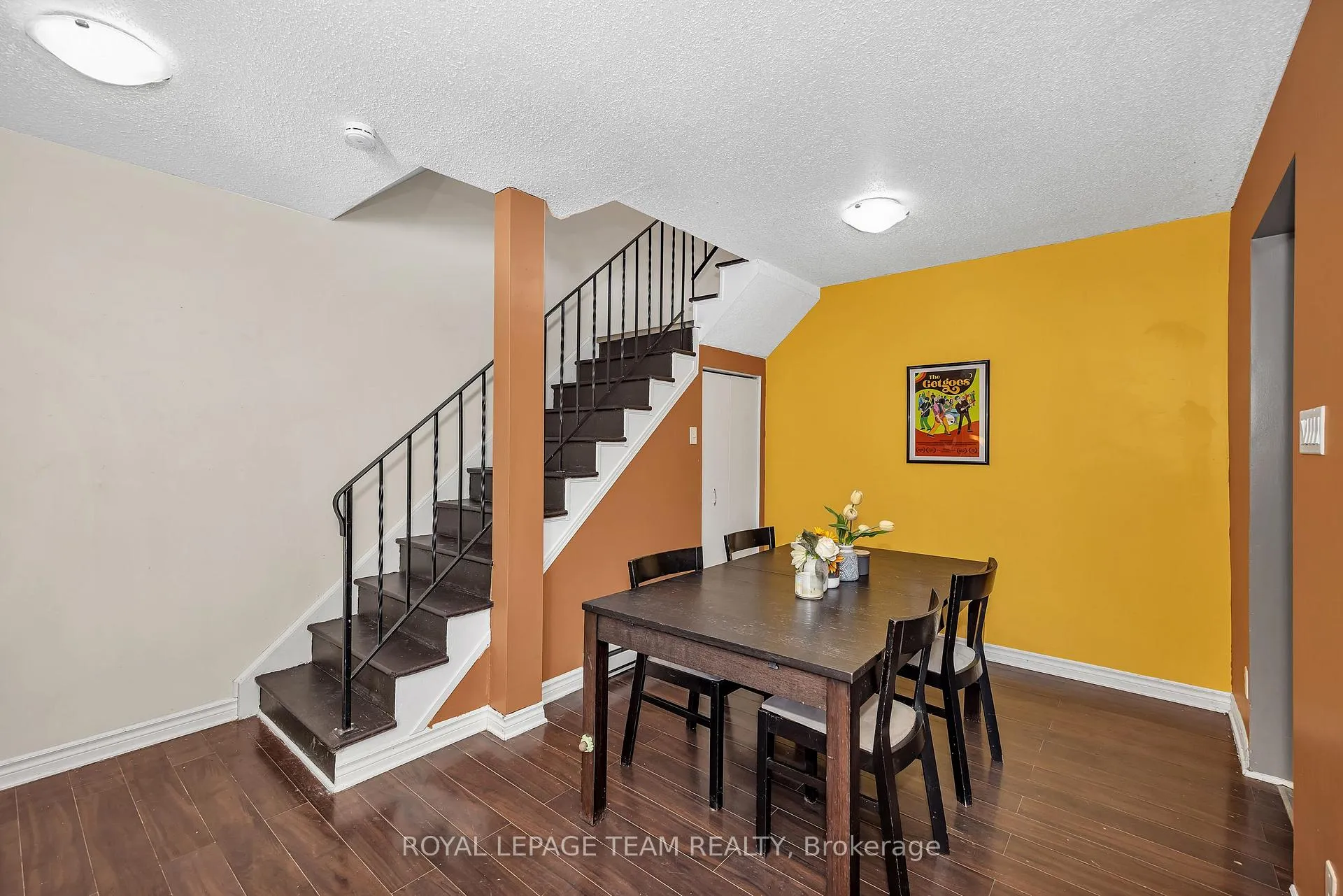 Photo 4 of 23A Woodvale Green, Ottawa, Craig Henry/Woodvale — HOMEH