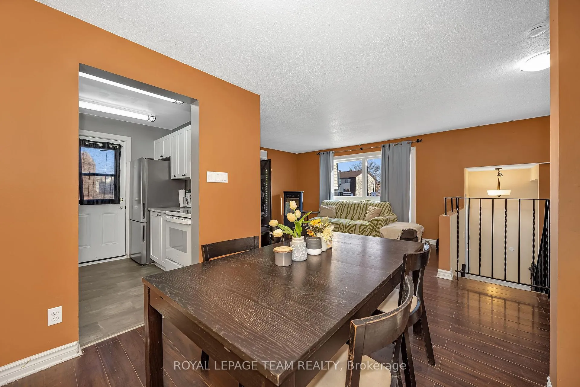 Photo 6 of 23A Woodvale Green, Ottawa, Craig Henry/Woodvale — HOMEH