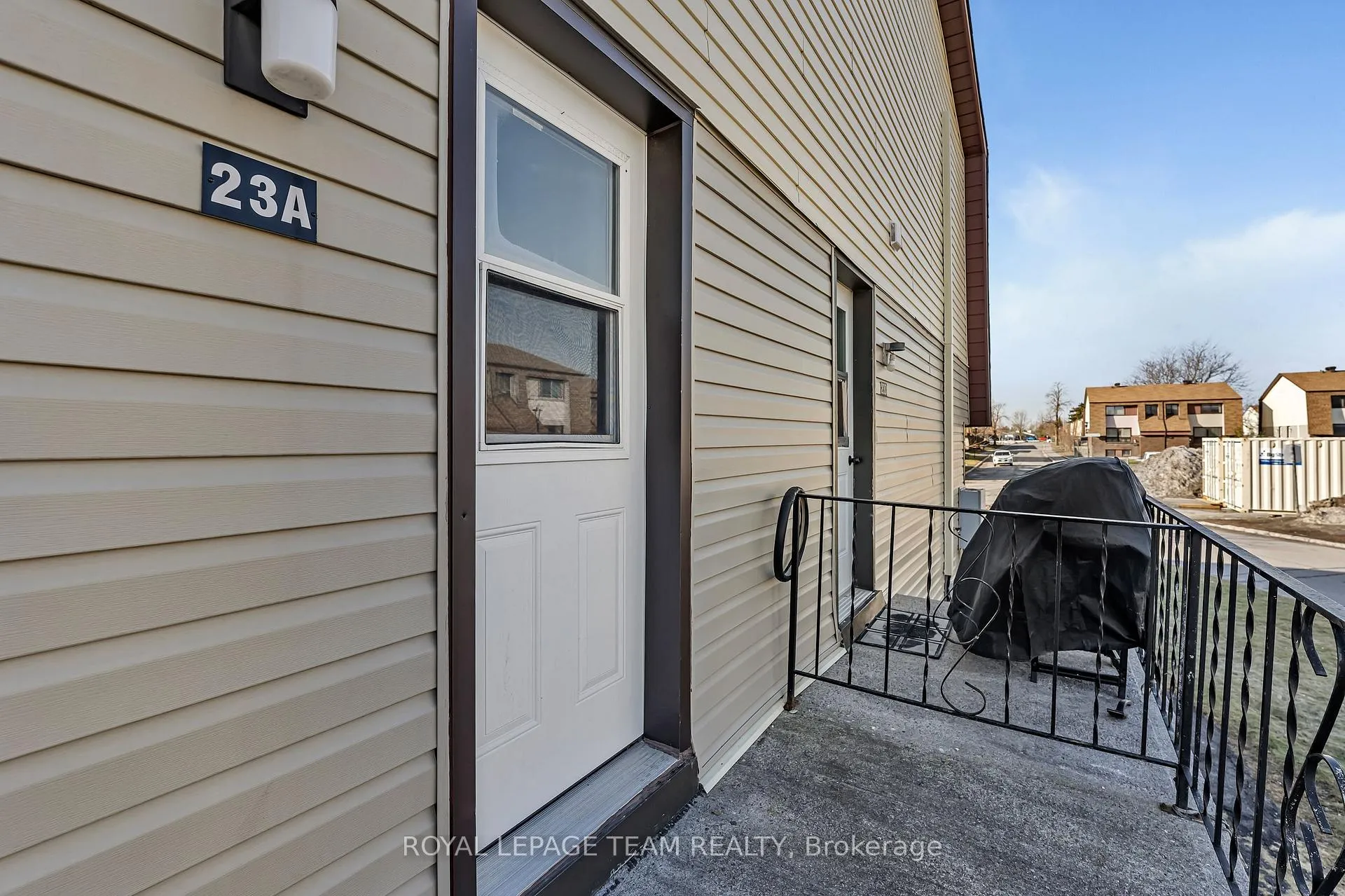 Photo 8 of 23A Woodvale Green, Ottawa, Craig Henry/Woodvale — HOMEH