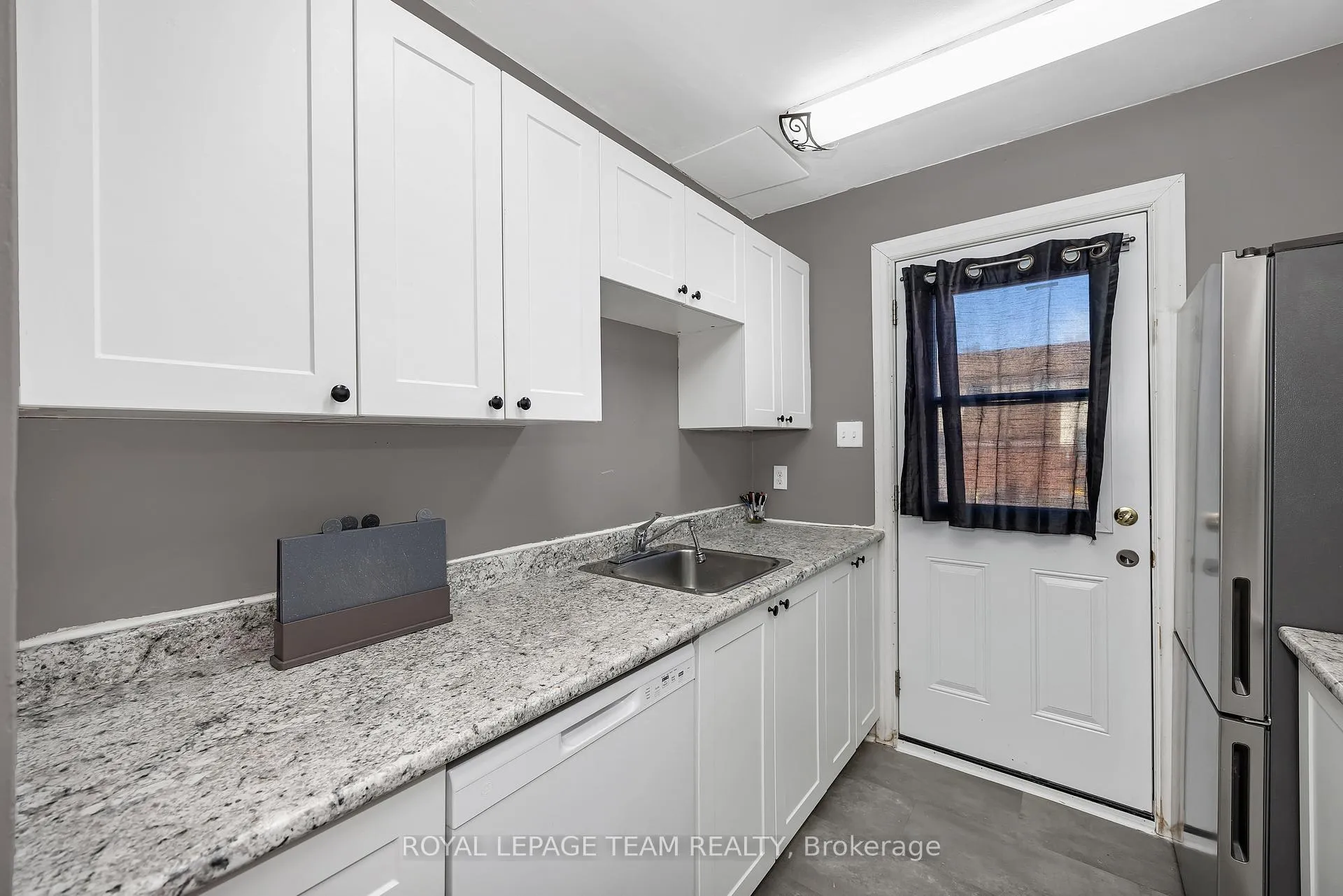 Photo 10 of 23A Woodvale Green, Ottawa, Craig Henry/Woodvale — HOMEH