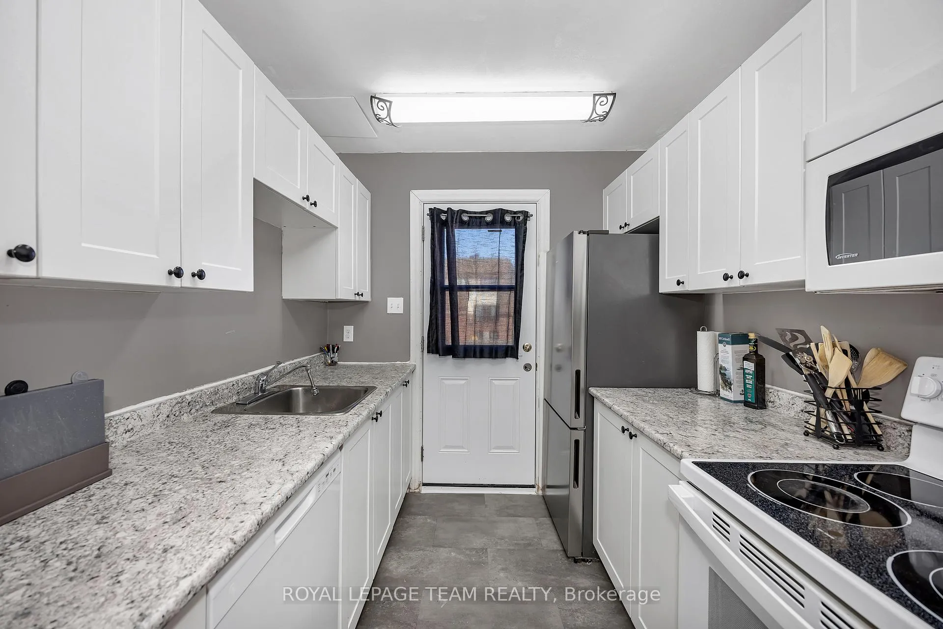 Photo 11 of 23A Woodvale Green, Ottawa, Craig Henry/Woodvale — HOMEH
