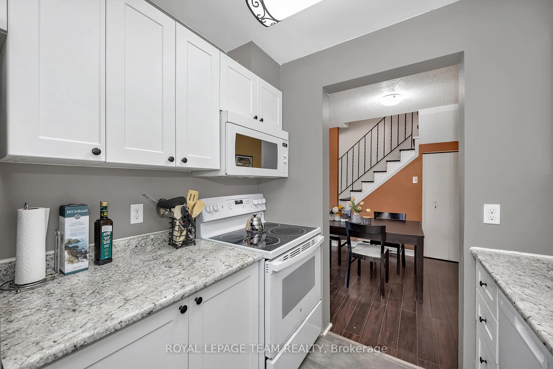 Photo 12 of 23A Woodvale Green, Ottawa, Craig Henry/Woodvale — HOMEH