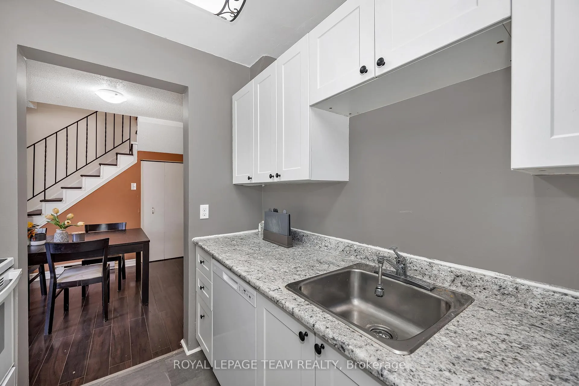 Photo 13 of 23A Woodvale Green, Ottawa, Craig Henry/Woodvale — HOMEH