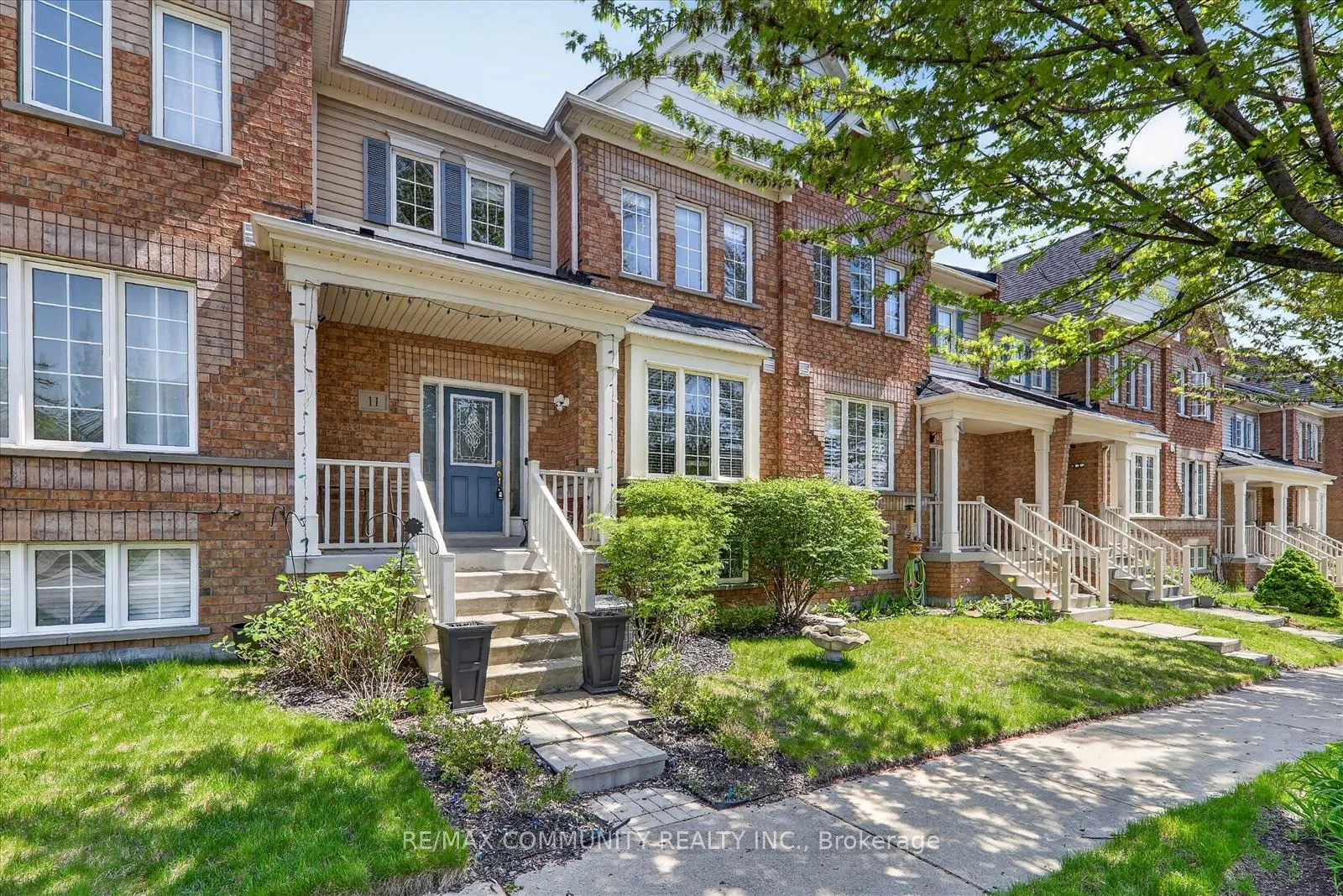 Photo 2 of 11 Schofield Gate, Ajax, Northeast Ajax — HOMEH