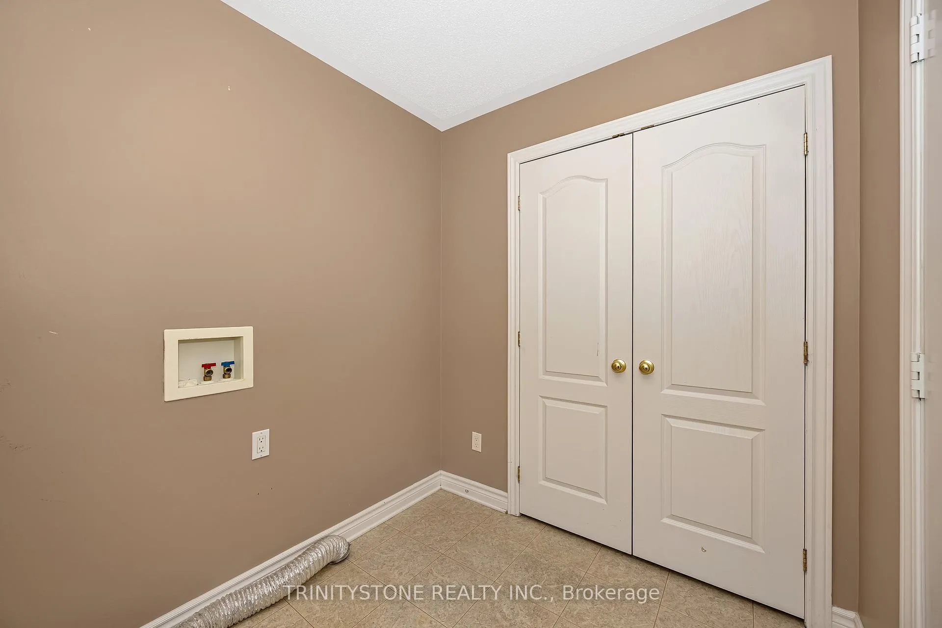 Photo 9 of 90 Sinclair Avenue, Carleton Place — HOMEH