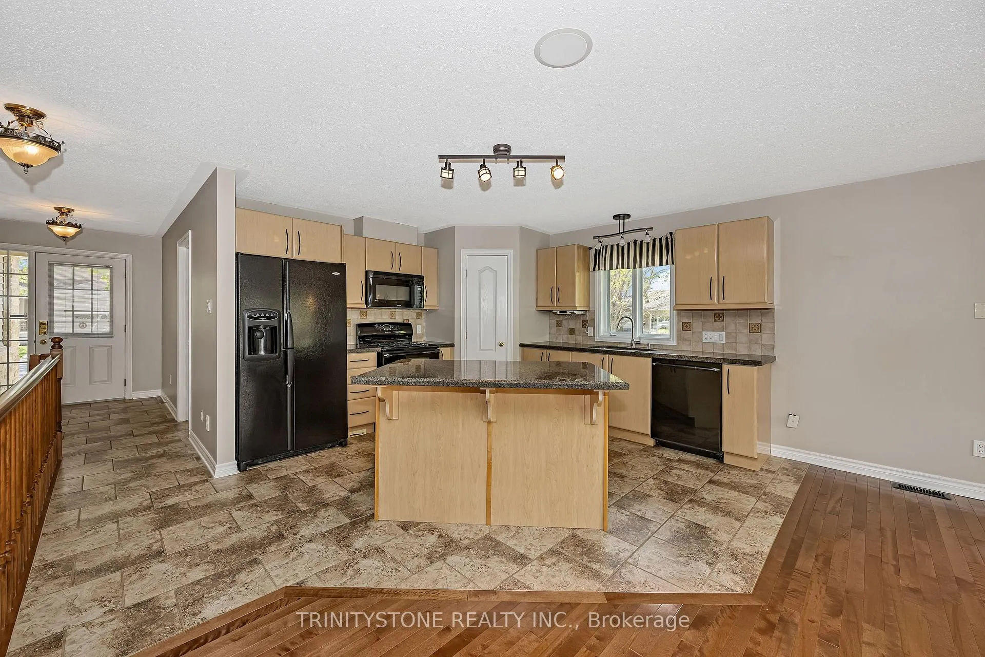 Photo 10 of 90 Sinclair Avenue, Carleton Place — HOMEH