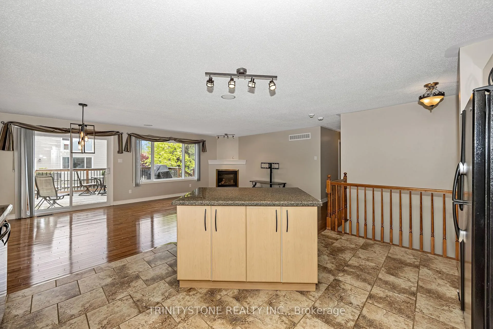 Photo 13 of 90 Sinclair Avenue, Carleton Place — HOMEH