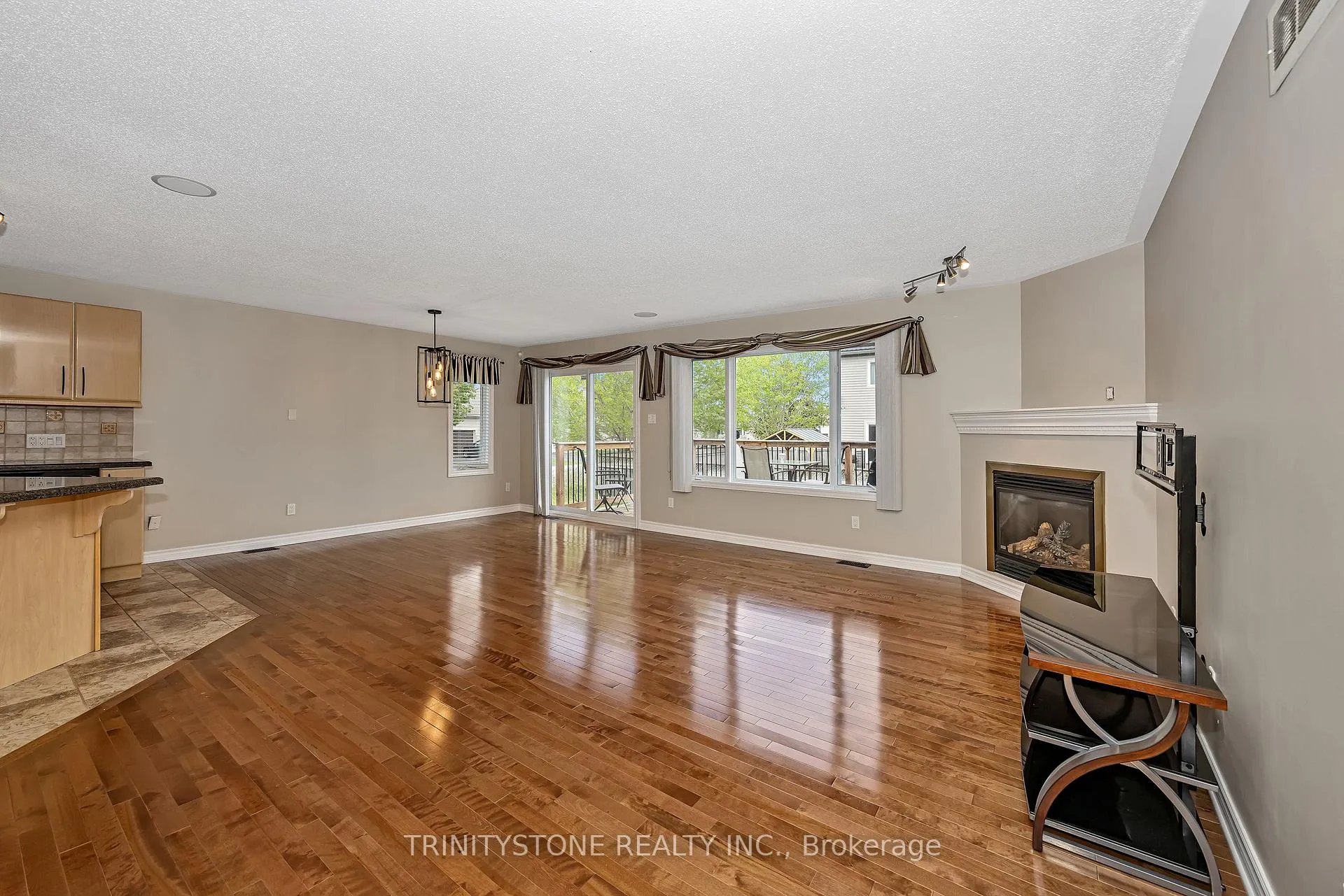 Photo 17 of 90 Sinclair Avenue, Carleton Place — HOMEH