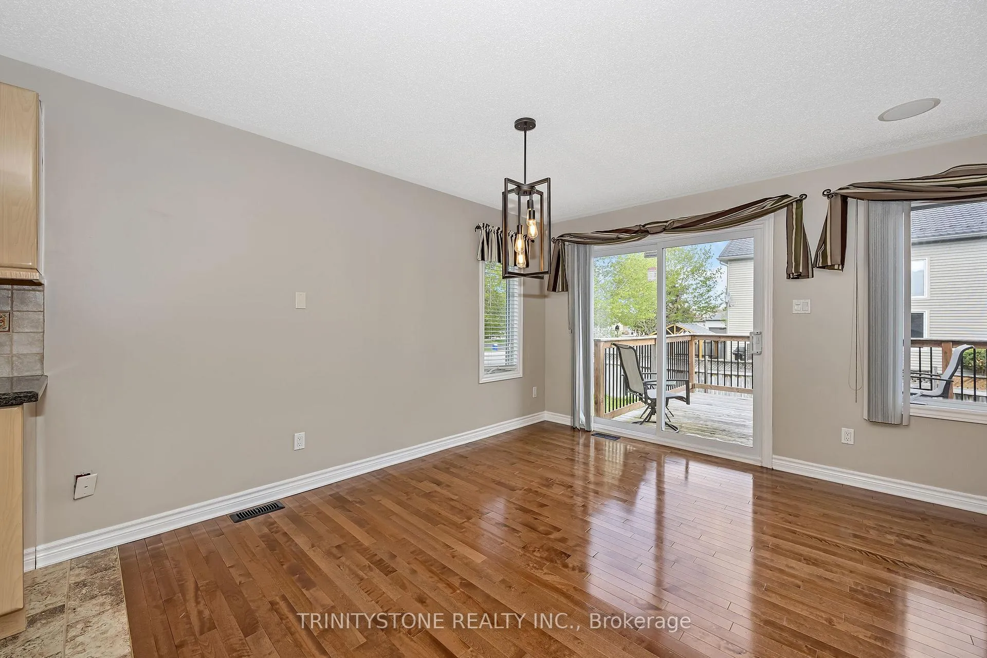Photo 22 of 90 Sinclair Avenue, Carleton Place — HOMEH