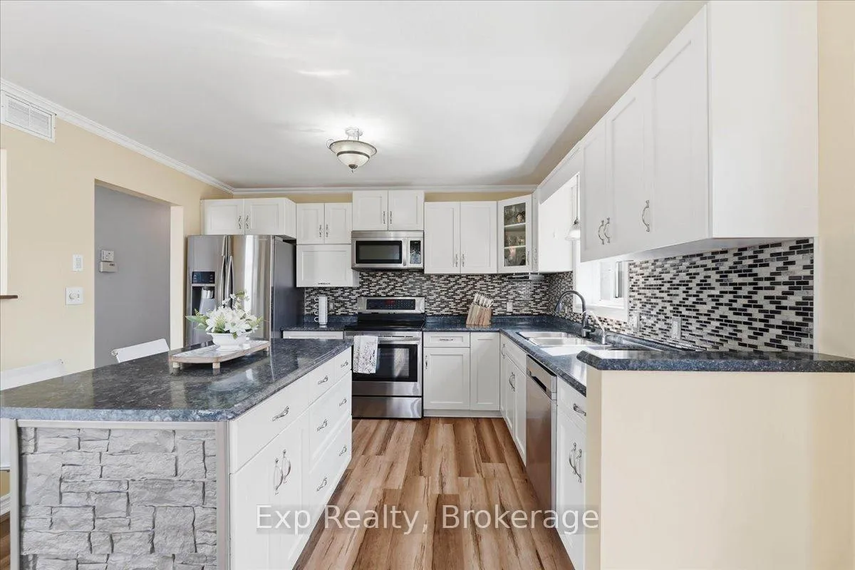 Photo 12 of 113 Deerfield Drive, Quinte West, Murray Ward — HOMEH