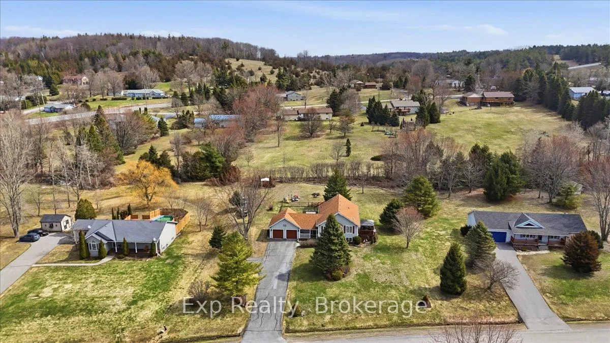 Photo 2 of 113 Deerfield Drive, Quinte West, Murray Ward — HOMEH