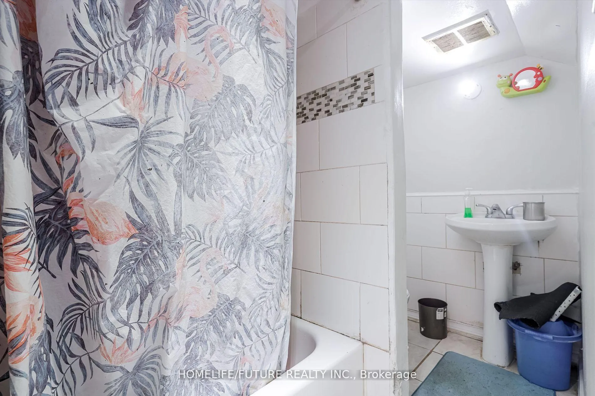 Photo 10 of Unit Bsmt, 47 Carisbrooke Square, Scarborough, Malvern — HOMEH