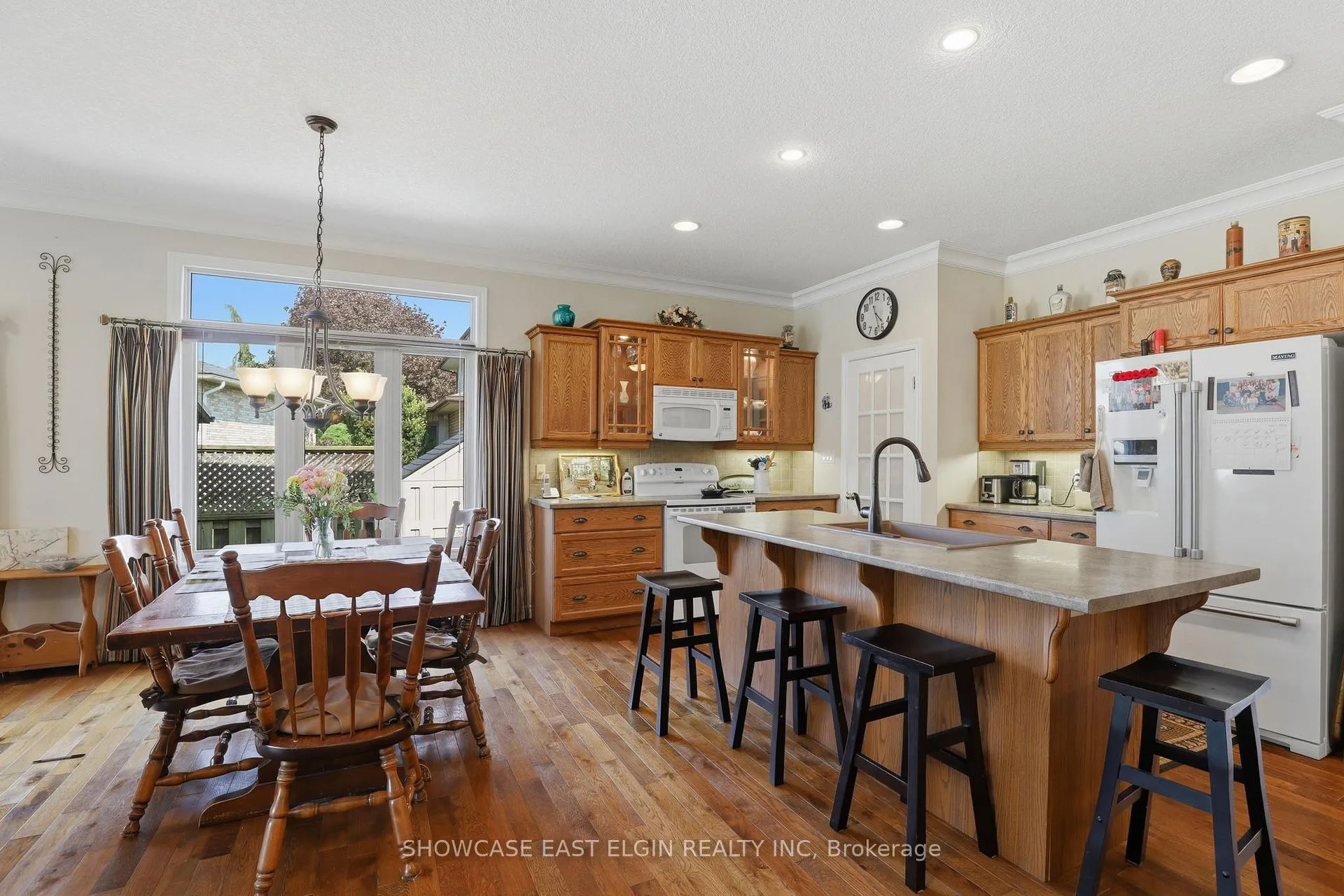 Photo 5 of 45 Treadwell Street, Aylmer — HOMEH
