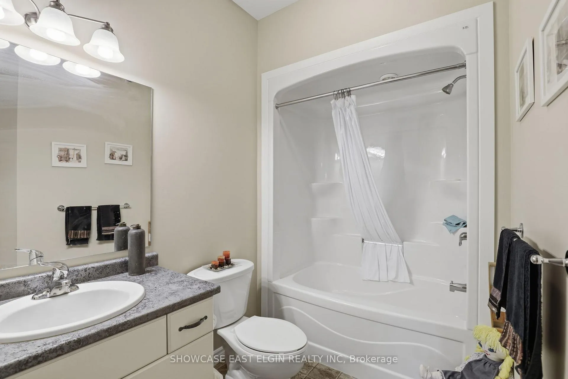 Photo 14 of 45 Treadwell Street, Aylmer — HOMEH