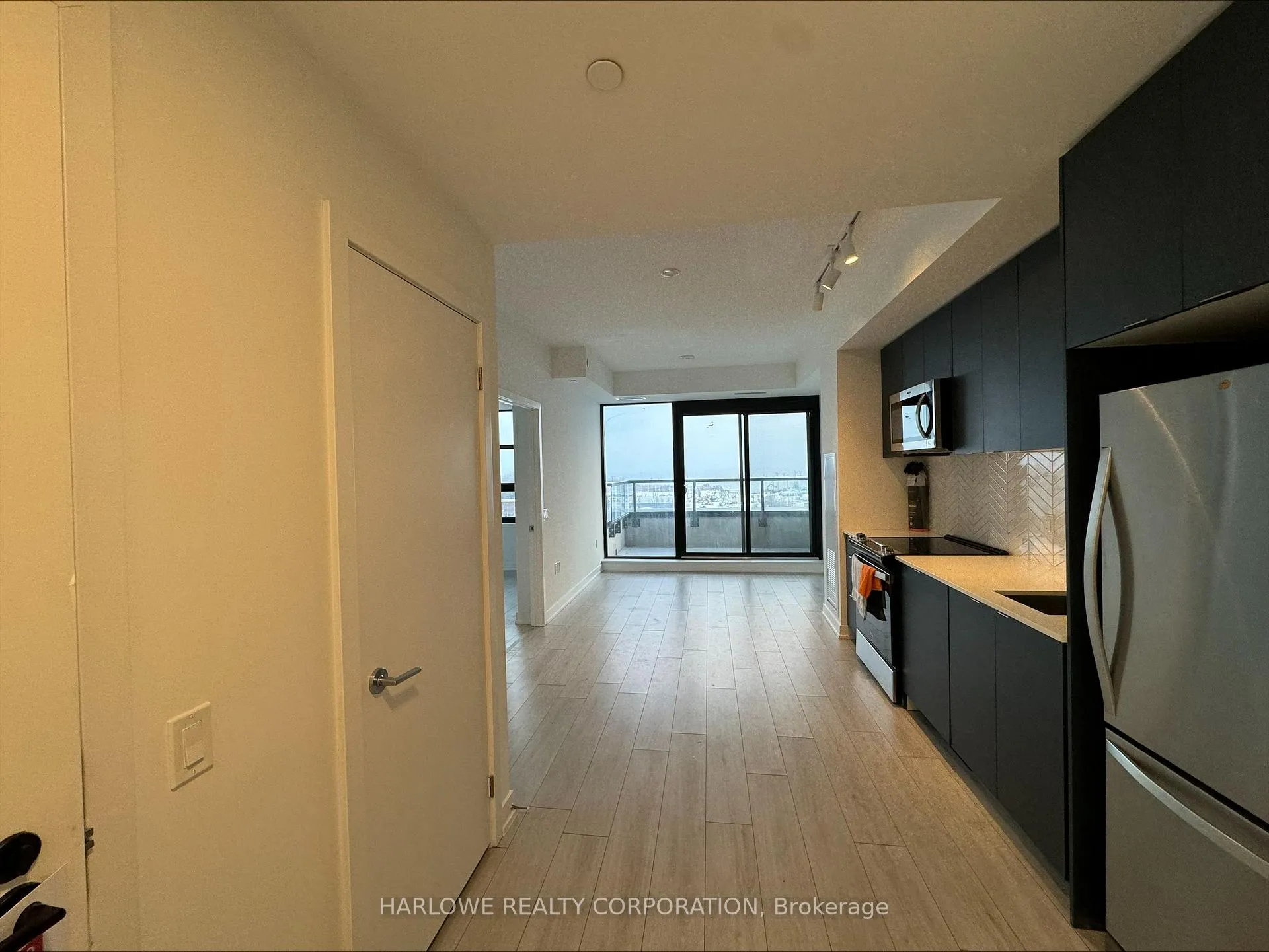 Photo 2 of Unit 805 A, 1606 Charles Street, Whitby, Port Whitby — HOMEH