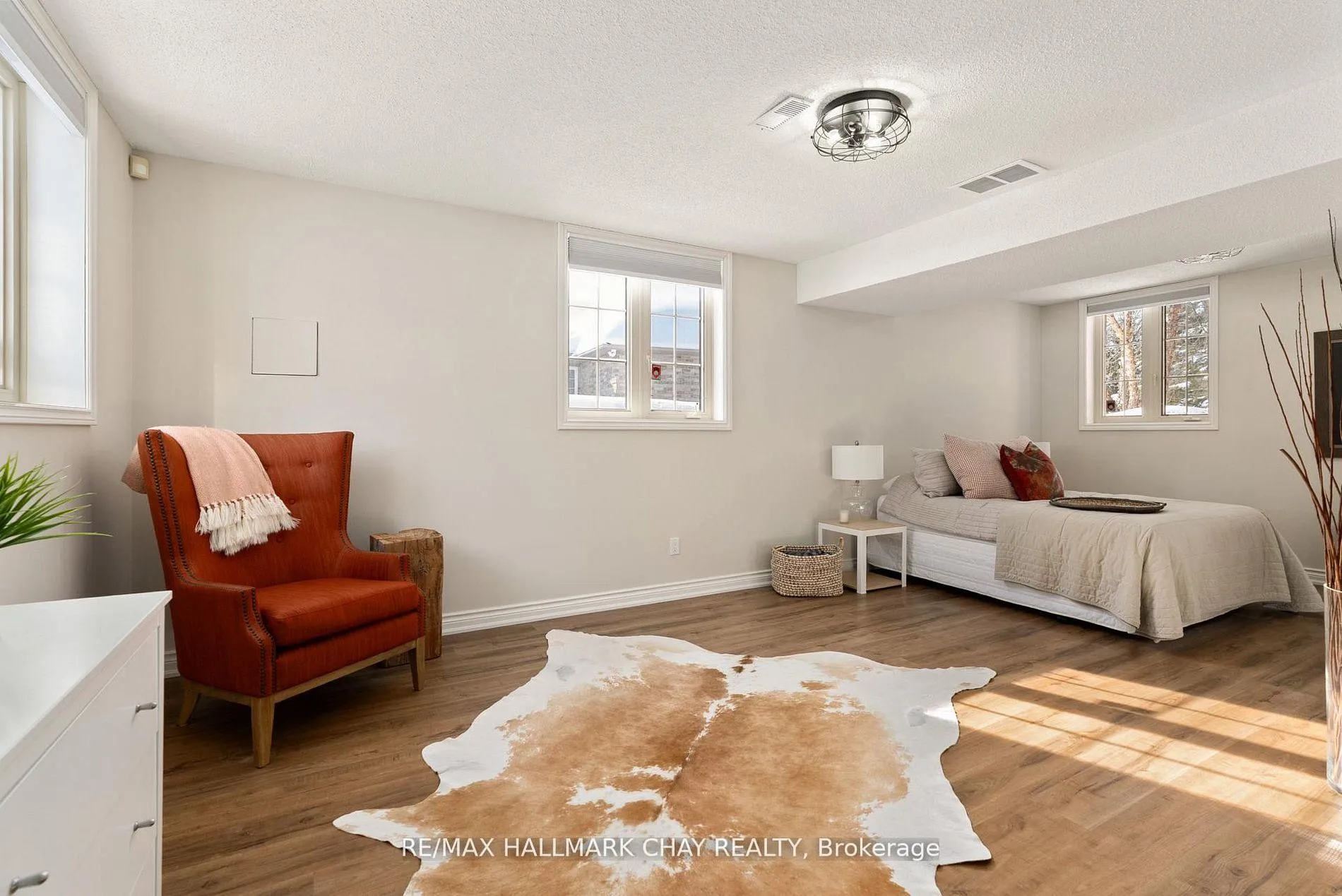 Photo 20 of 32 Forest Hill Drive, Springwater, Midhurst — HOMEH