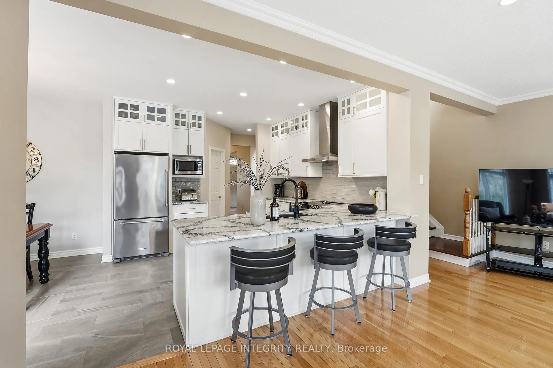 Photo 5 of 578 Devonwood Circle, Ottawa, Blossom Park/Kemp Park/Findlay Creek — HOMEH