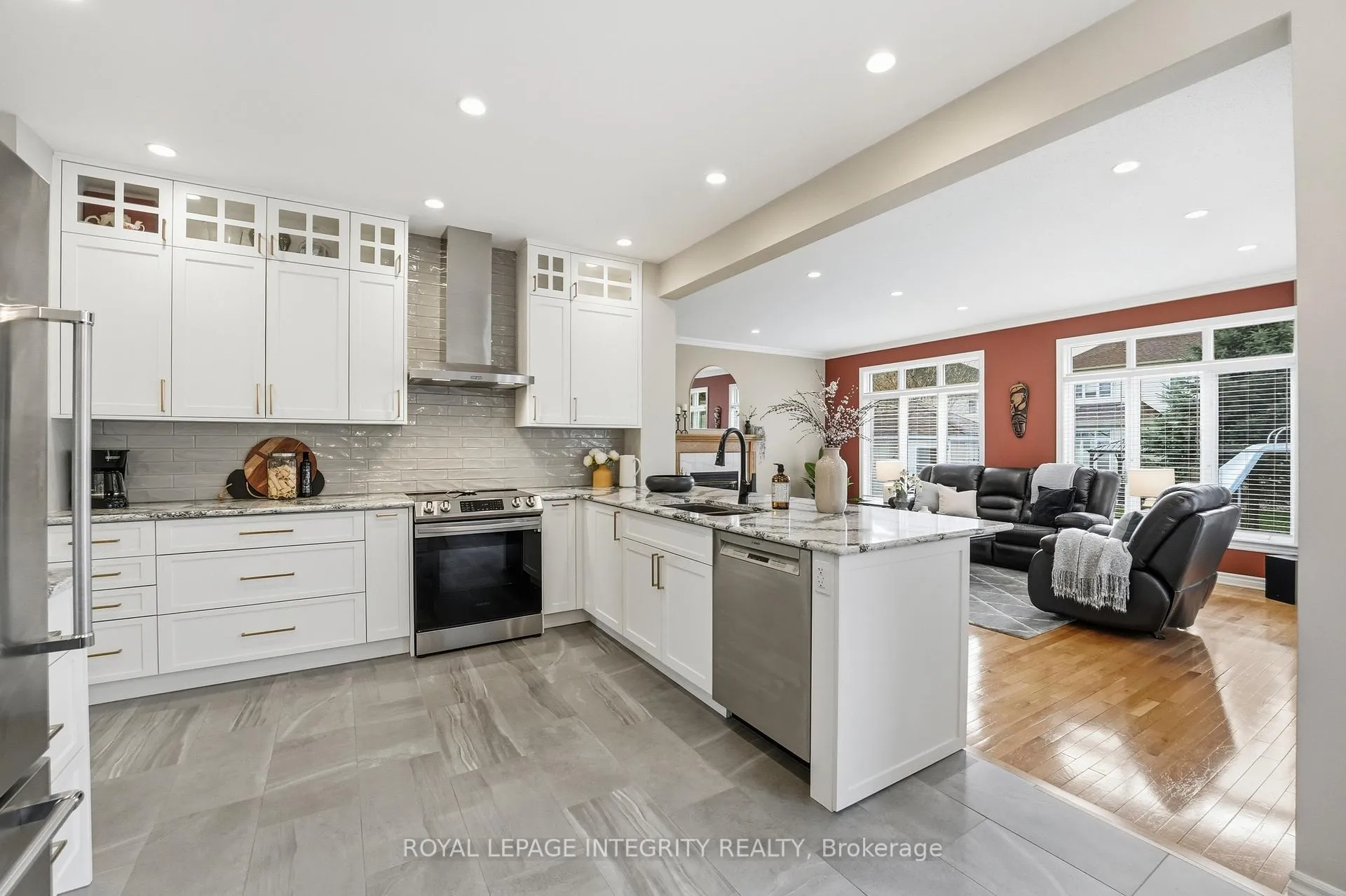 Photo 7 of 578 Devonwood Circle, Ottawa, Blossom Park/Kemp Park/Findlay Creek — HOMEH