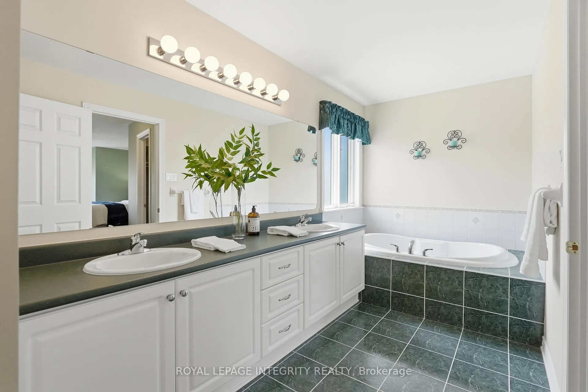 Photo 30 of 578 Devonwood Circle, Ottawa, Blossom Park/Kemp Park/Findlay Creek — HOMEH