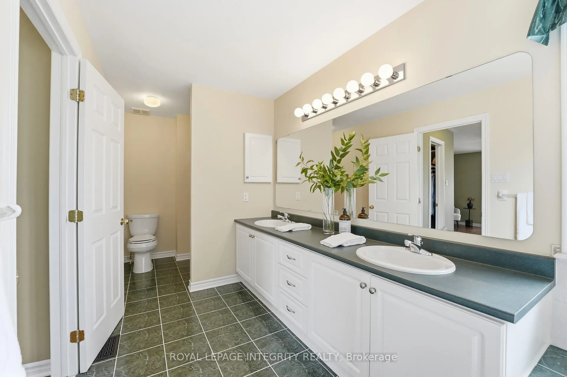Photo 32 of 578 Devonwood Circle, Ottawa, Blossom Park/Kemp Park/Findlay Creek — HOMEH
