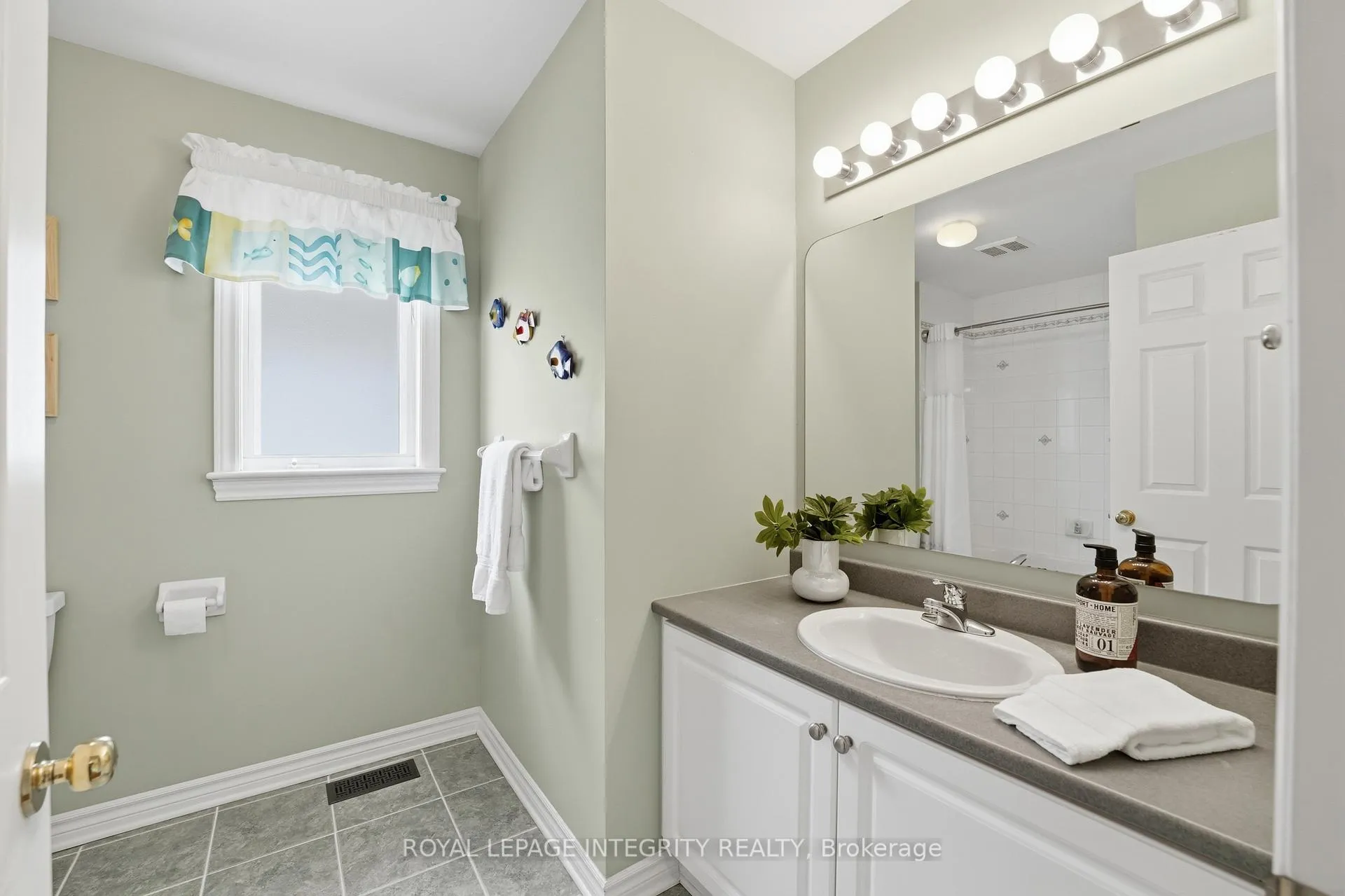 Photo 38 of 578 Devonwood Circle, Ottawa, Blossom Park/Kemp Park/Findlay Creek — HOMEH