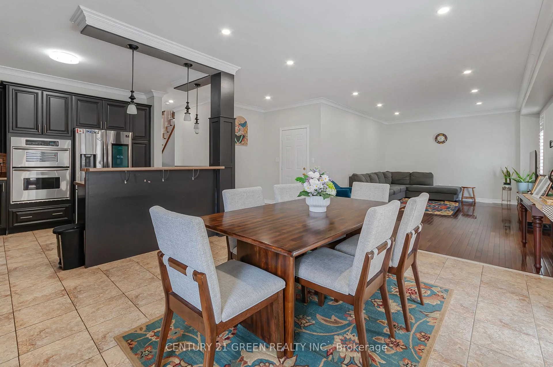 Photo 13 of 83 Diana Way, Barrie, Innis-Shore — HOMEH