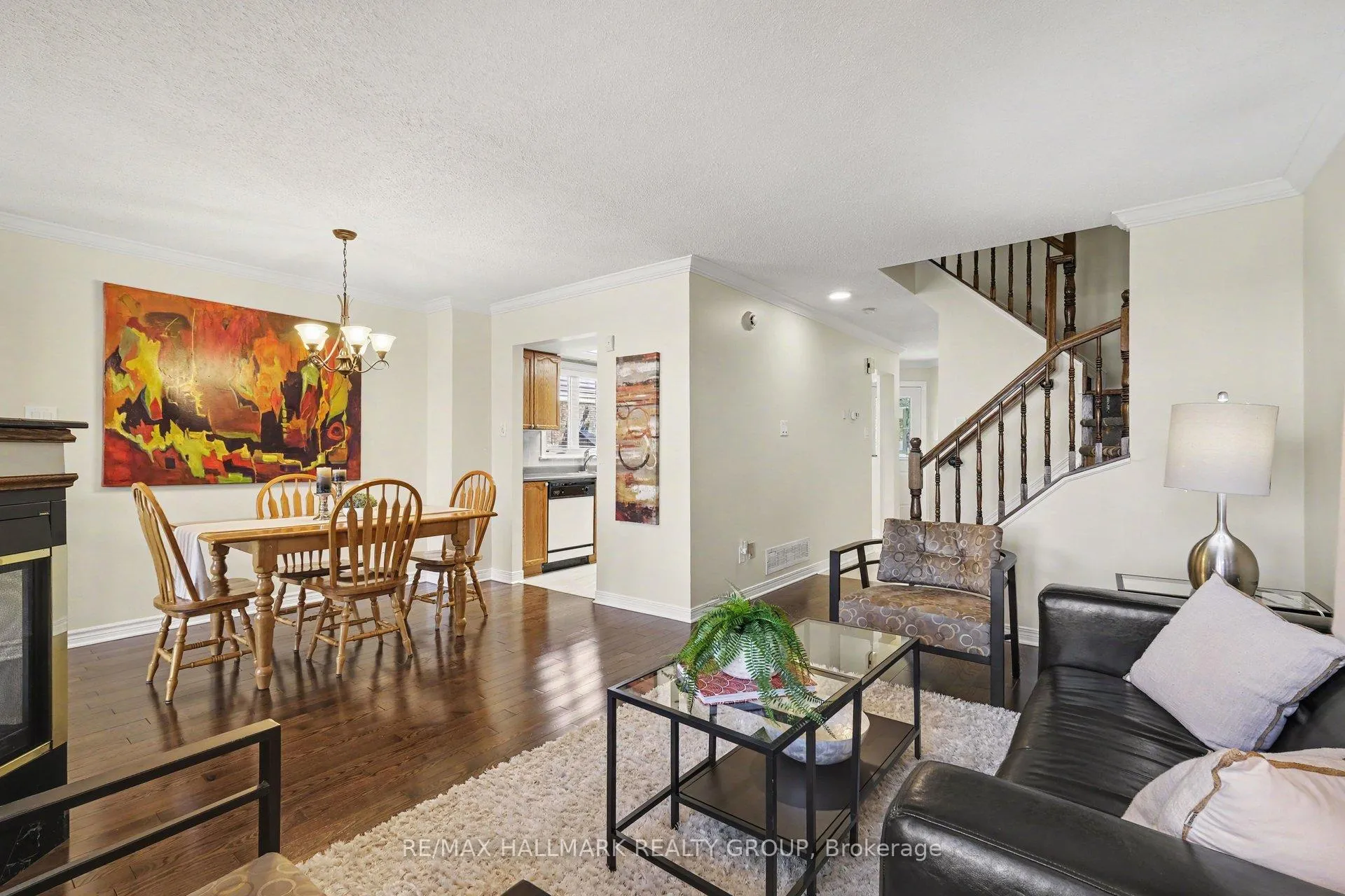 Photo 9 of 176 Hunterswood Crescent, Ottawa, Hunt Club Park — HOMEH