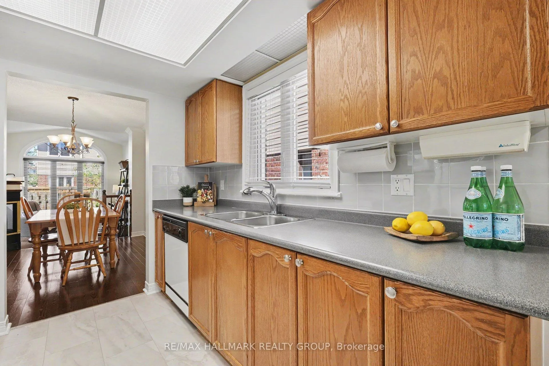 Photo 14 of 176 Hunterswood Crescent, Ottawa, Hunt Club Park — HOMEH