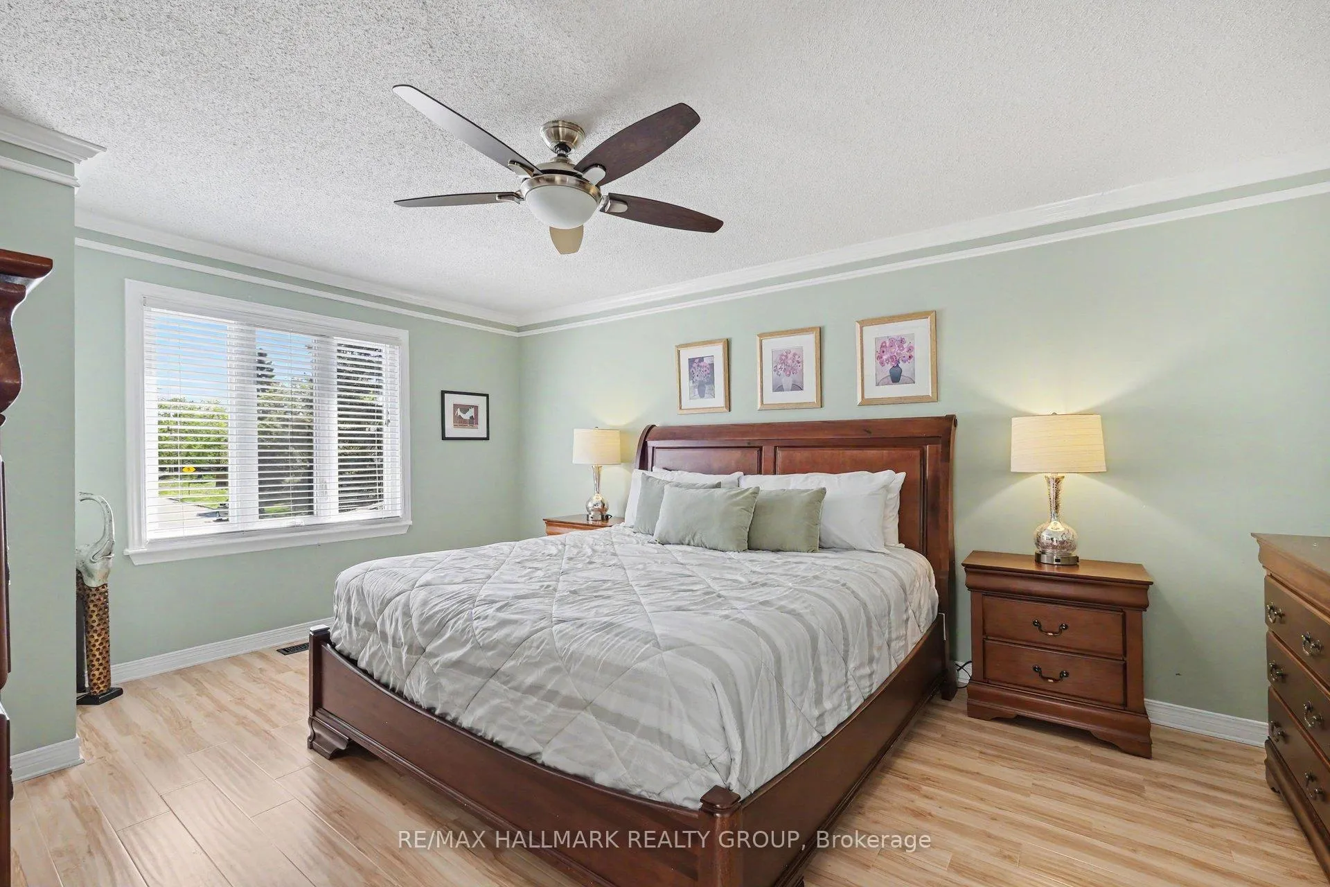 Photo 18 of 176 Hunterswood Crescent, Ottawa, Hunt Club Park — HOMEH