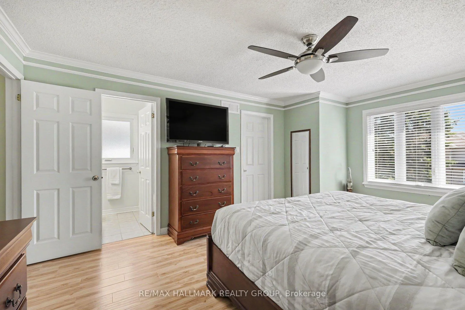 Photo 19 of 176 Hunterswood Crescent, Ottawa, Hunt Club Park — HOMEH