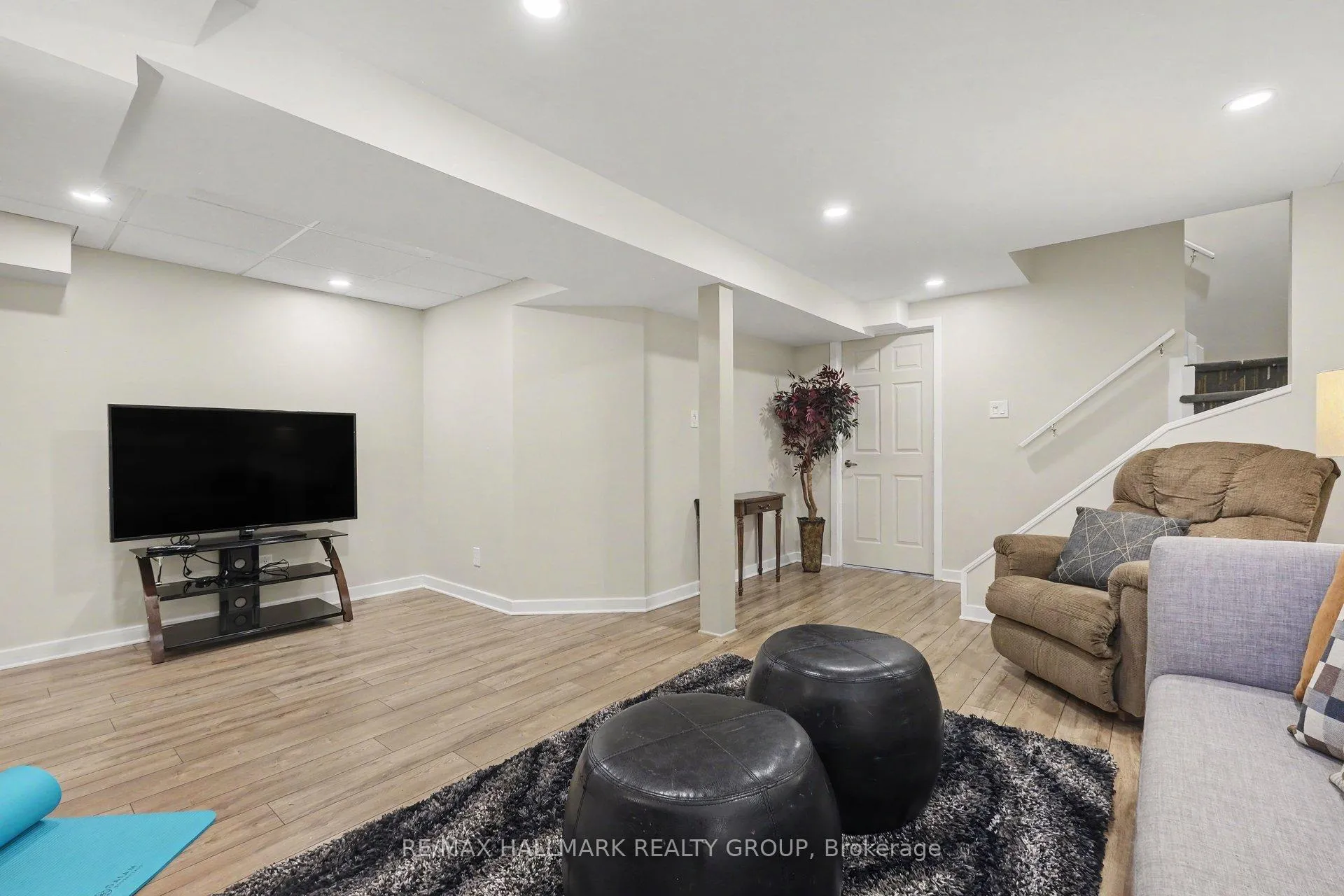 Photo 26 of 176 Hunterswood Crescent, Ottawa, Hunt Club Park — HOMEH