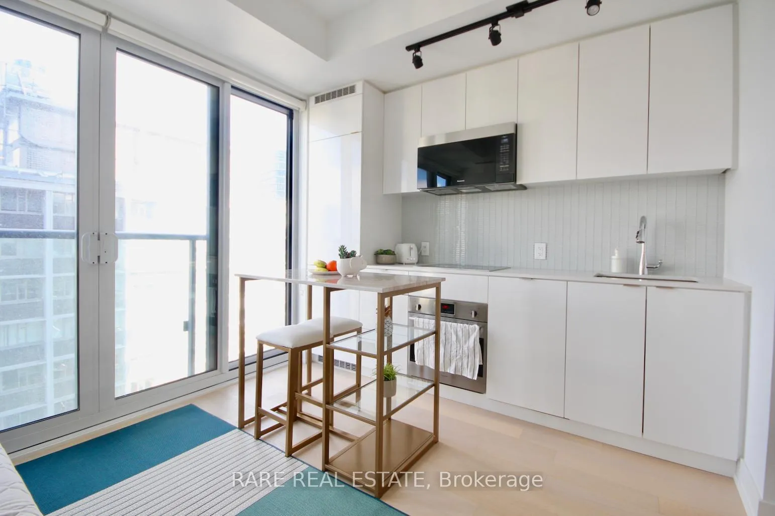 Photo 3 of Unit 2108, 7 Grenville Street, Toronto, Bay Street Corridor — HOMEH