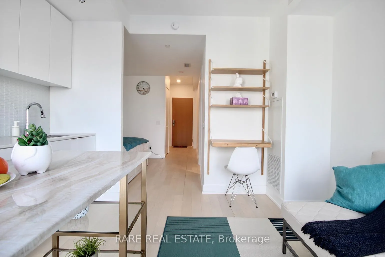 Photo 4 of Unit 2108, 7 Grenville Street, Toronto, Bay Street Corridor — HOMEH