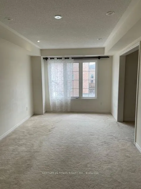 Photo 8 of 32 Etienne Street, Scarborough, Clairlea-Birchmount — HOMEH