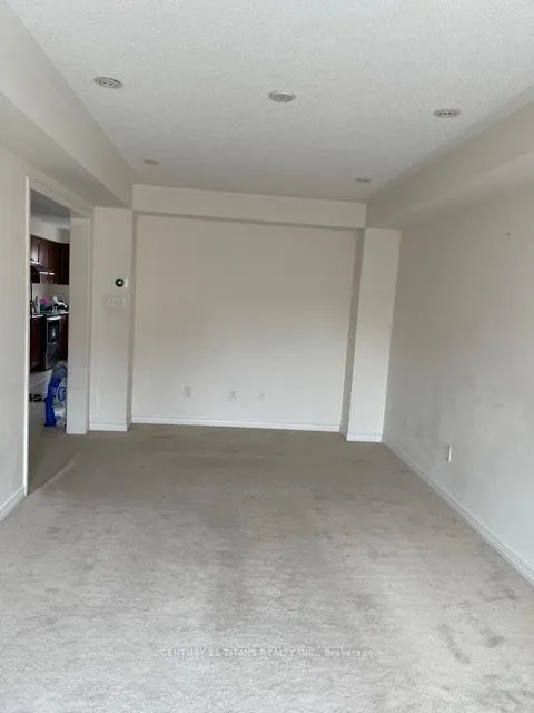 Photo 9 of 32 Etienne Street, Scarborough, Clairlea-Birchmount — HOMEH