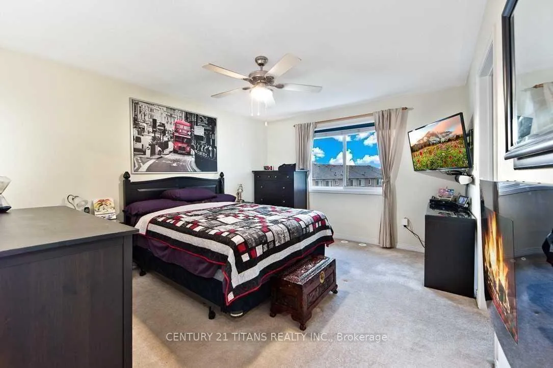 Photo 13 of 32 Etienne Street, Scarborough, Clairlea-Birchmount — HOMEH