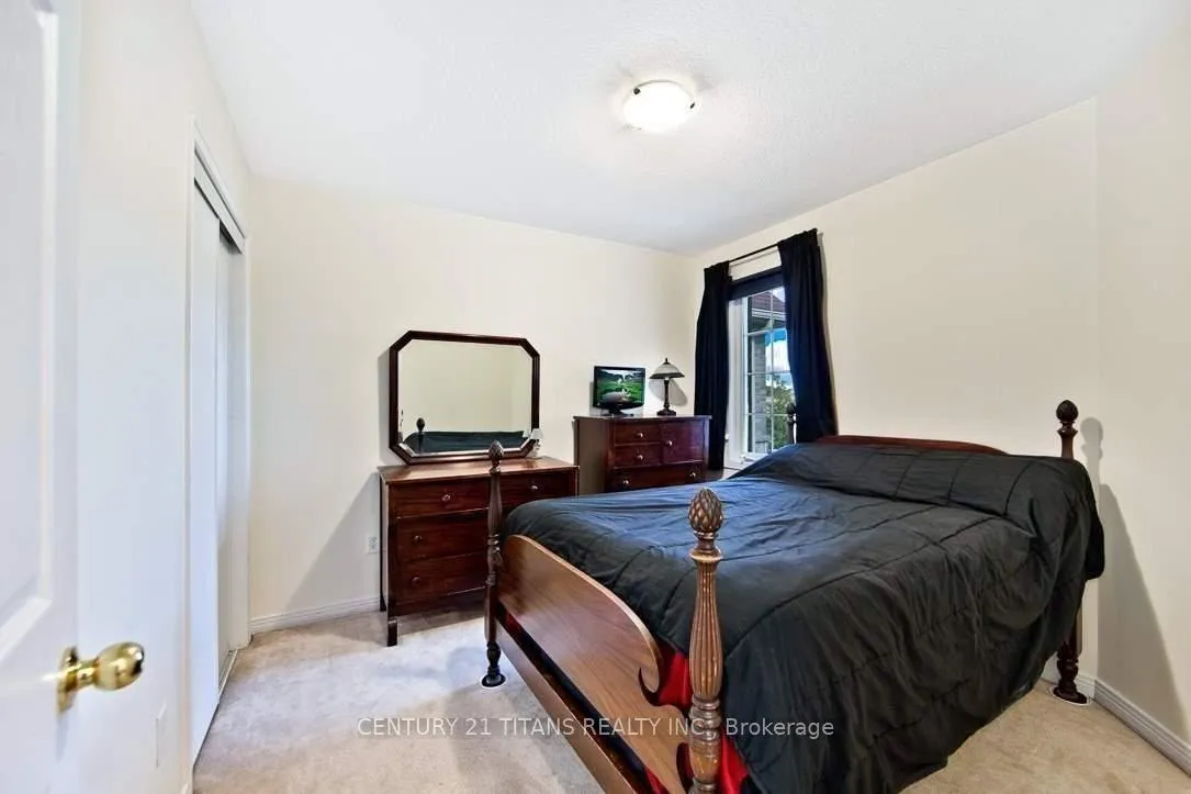 Photo 14 of 32 Etienne Street, Scarborough, Clairlea-Birchmount — HOMEH