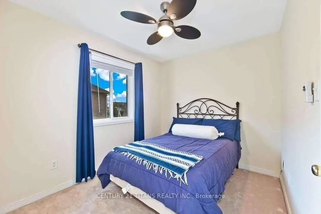 Photo 15 of 32 Etienne Street, Scarborough, Clairlea-Birchmount — HOMEH