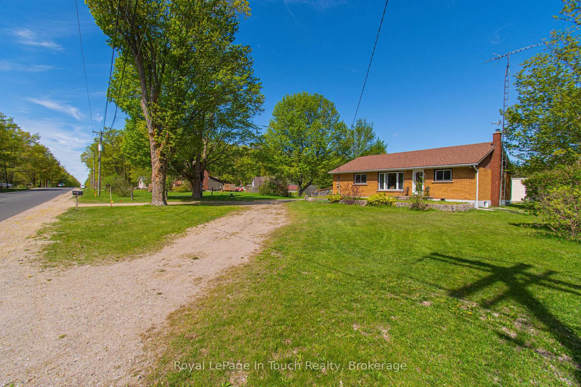 Photo 7 of 859 Cedar Point Road, Tiny, Rural Tiny — HOMEH