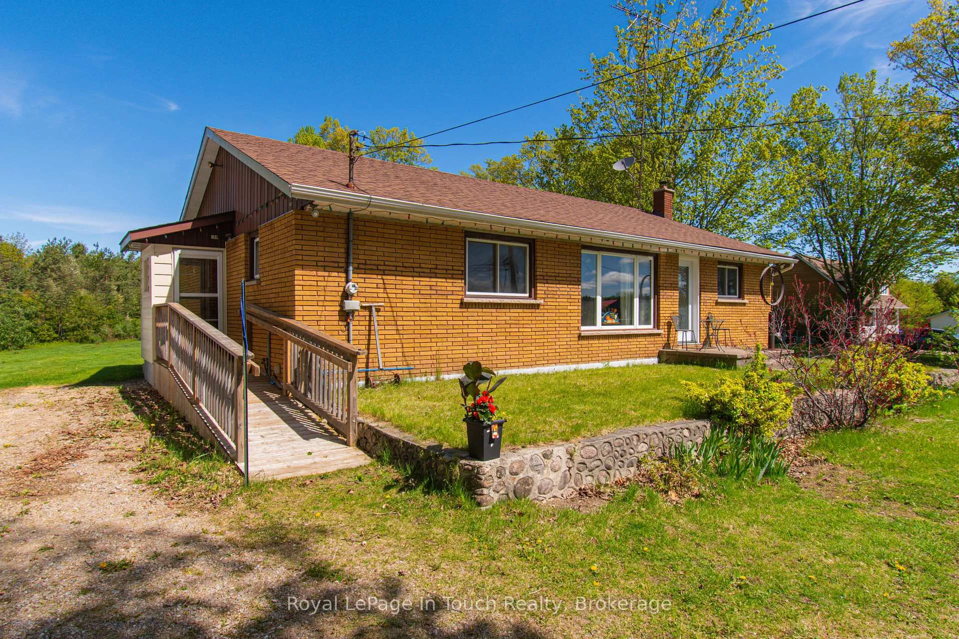 Photo 9 of 859 Cedar Point Road, Tiny, Rural Tiny — HOMEH