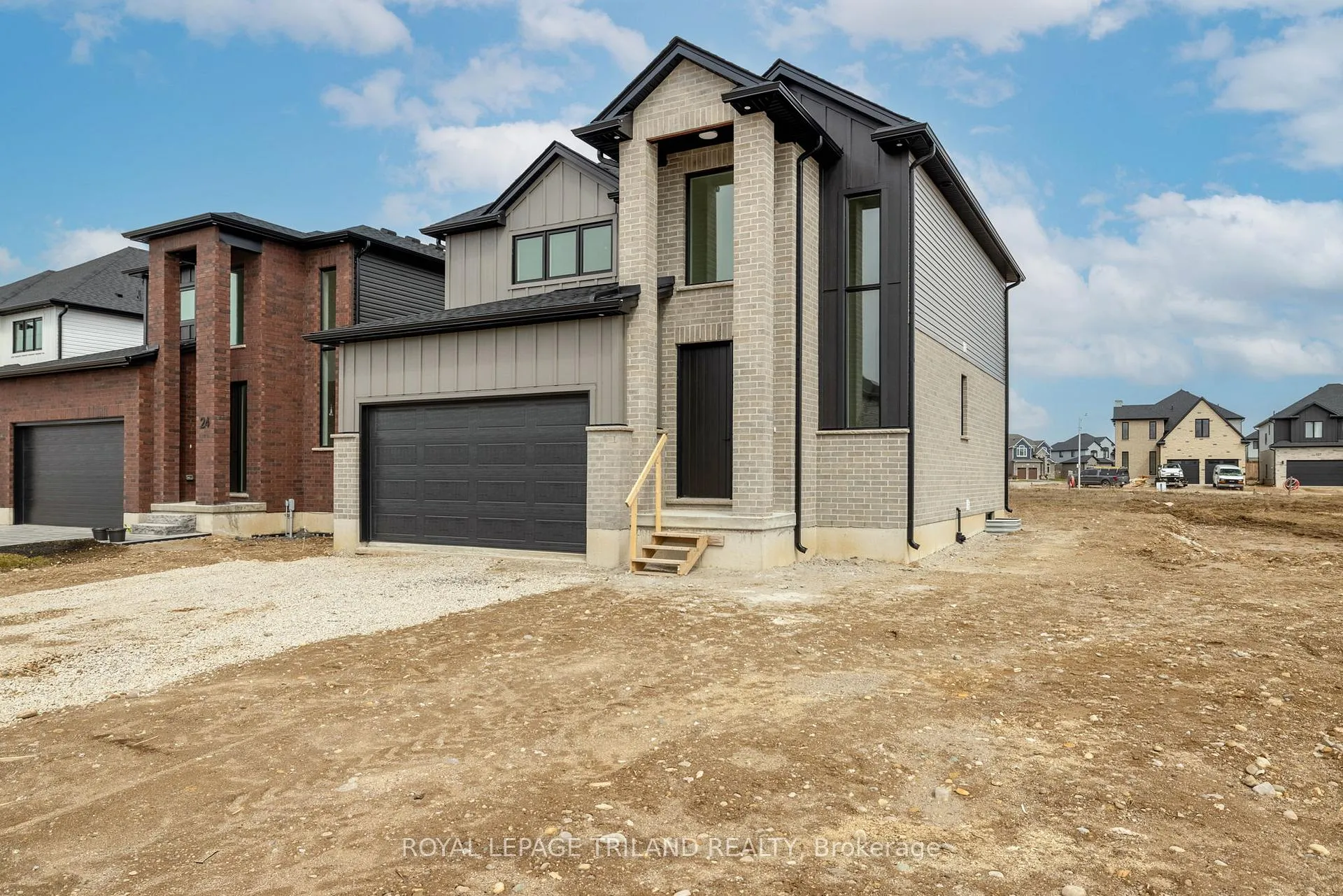 Photo 4 of 47 Allister Drive, Middlesex Centre, Rural Middlesex Centre — HOMEH