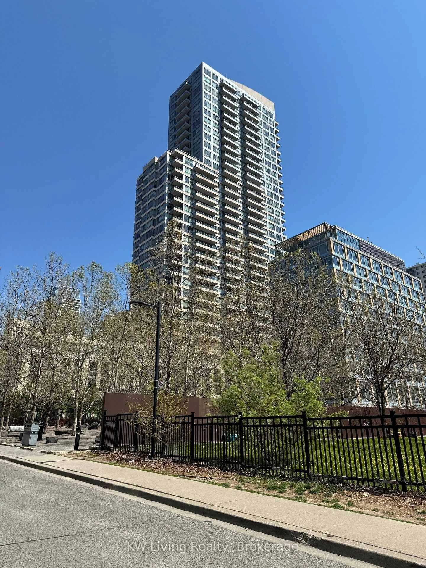 Photo 1 of Unit 1010, 500 Sherbourne Street, Toronto, North St. James Town — HOMEH